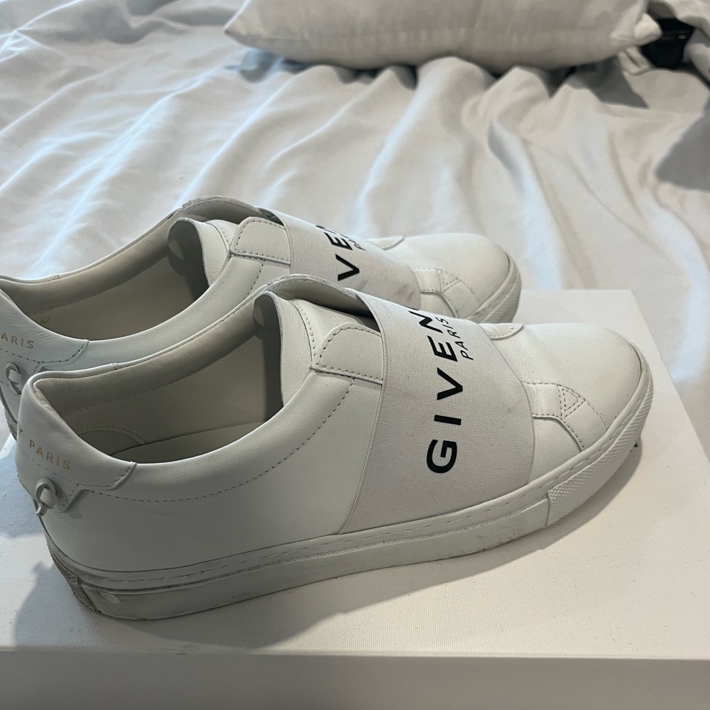 GIVENCHY SNEAKERS